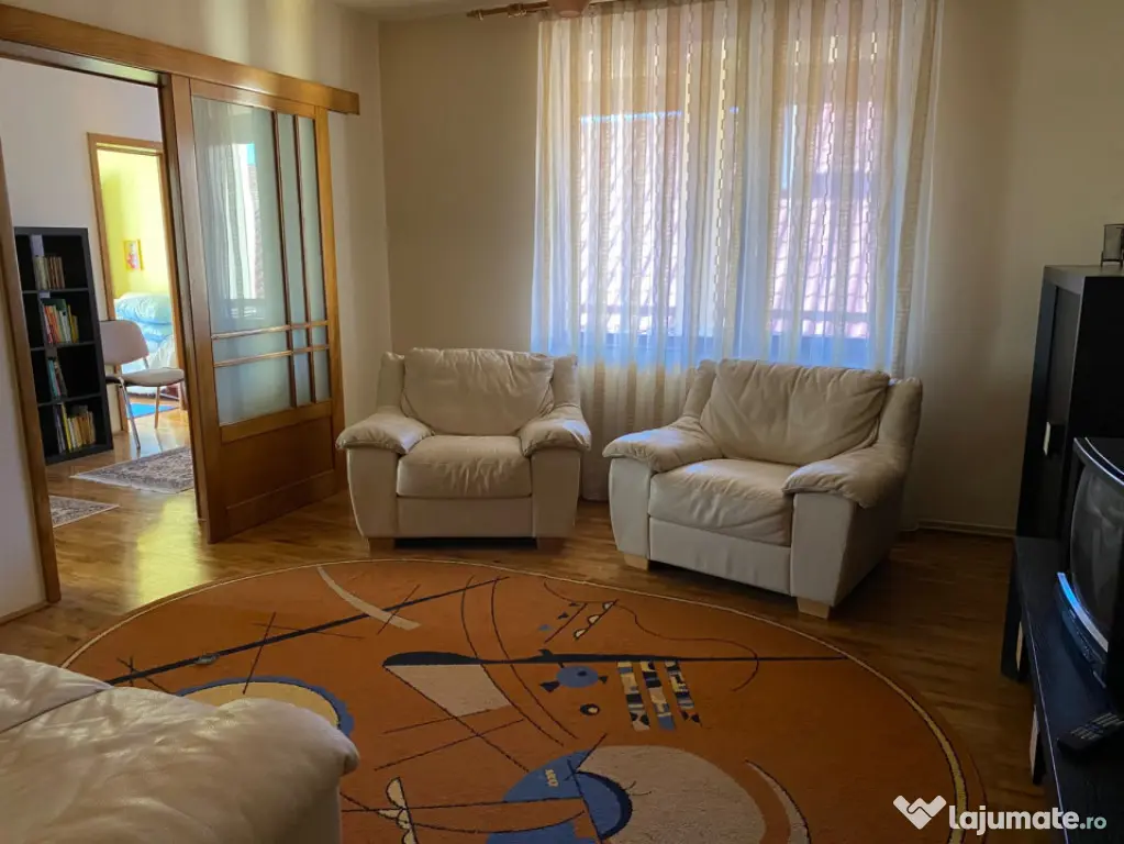 Casă spațioasă cu 4 camere, 120 mp, 2 terase și balcon ?