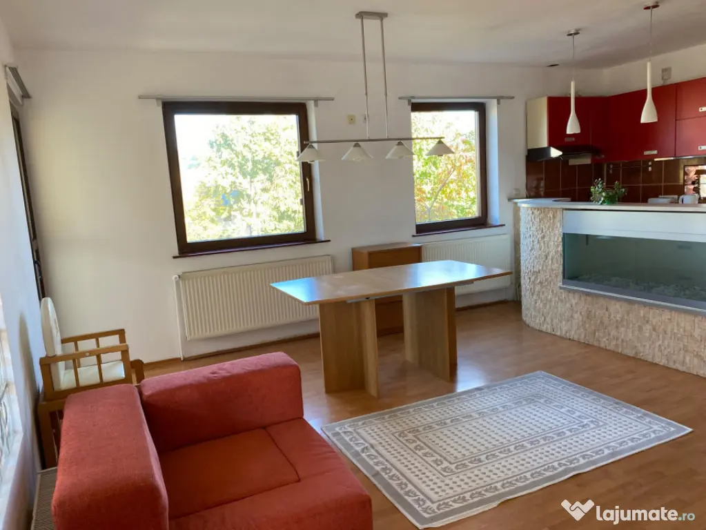 Casă spațioasă cu 4 camere, 120 mp, 2 terase și balcon ?