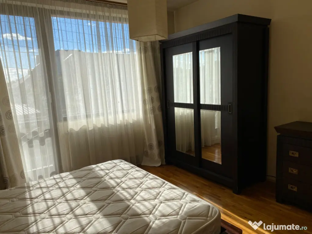 Casă spațioasă cu 4 camere, 120 mp, 2 terase și balcon ?