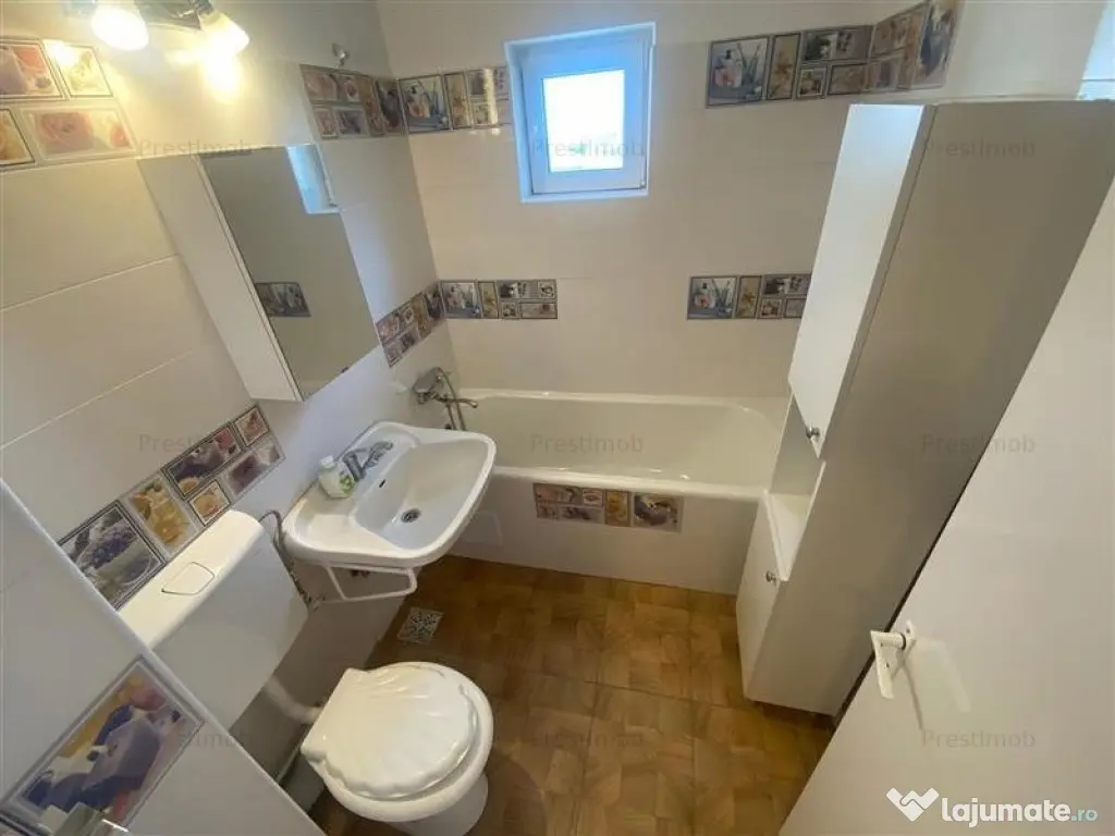 Vand apartament Ultracentral Tg. Mures apartament cu 4 camere și 2 bai