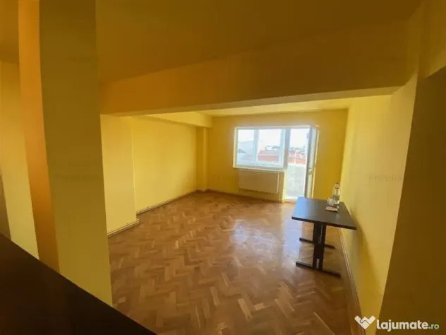 Vand apartament Ultracentral Tg. Mures apartament cu 4 camere și 2 bai