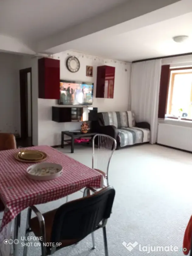 Apartament cu doua camere mobilat si utilat zona Semicentrala vedere munti - Busteni (Prahova)