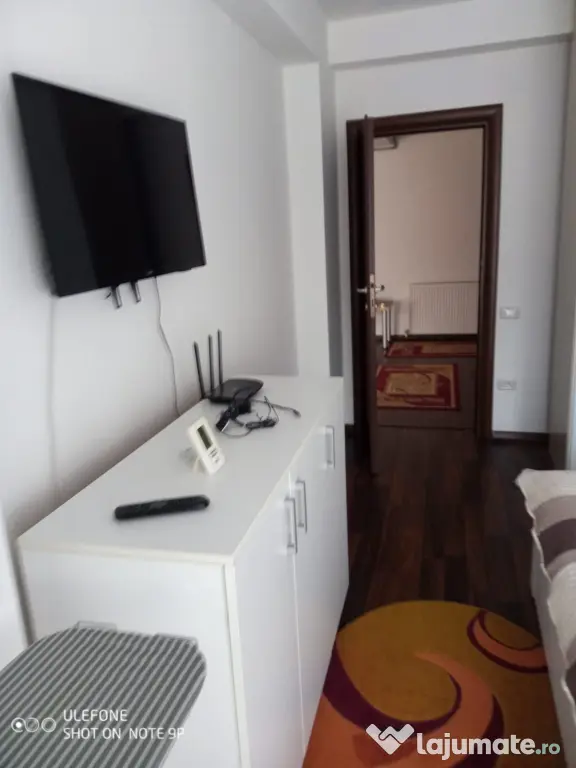 Apartament cu doua camere mobilat si utilat zona Semicentrala vedere munti - Busteni (Prahova)