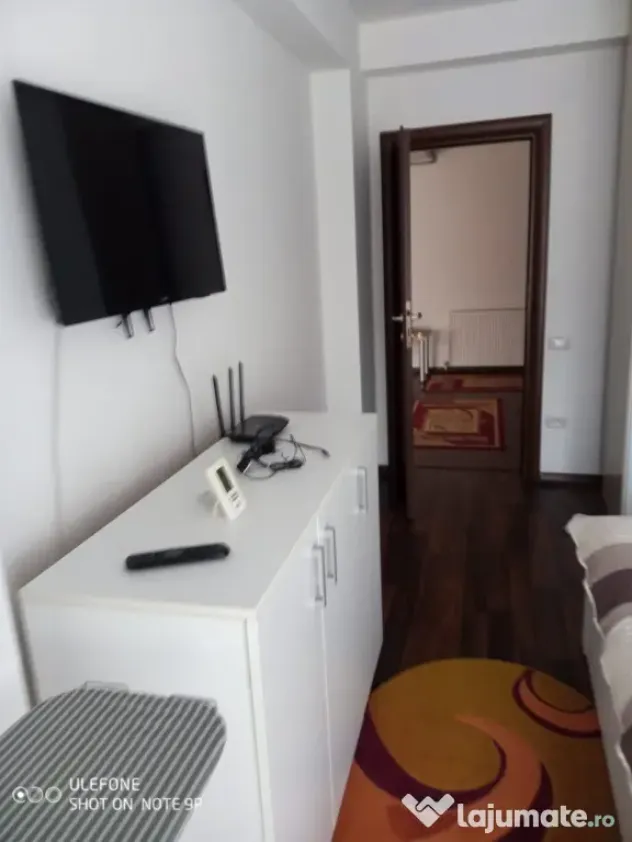 Apartament cu doua camere mobilat si utilat zona Semicentrala vedere munti - Busteni (Prahova)