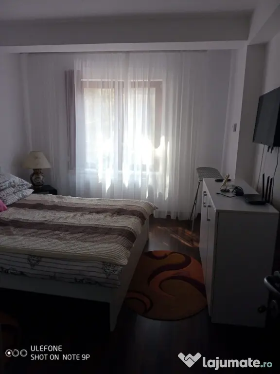 Apartament cu doua camere mobilat si utilat zona Semicentrala vedere munti - Busteni (Prahova)
