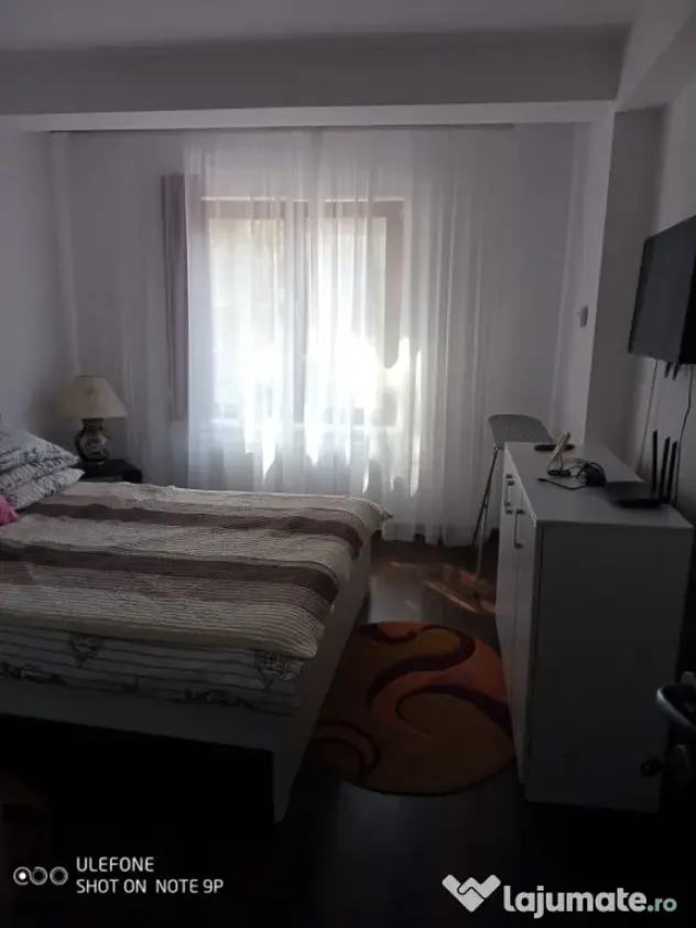Apartament cu doua camere mobilat si utilat zona Semicentrala vedere munti - Busteni (Prahova)