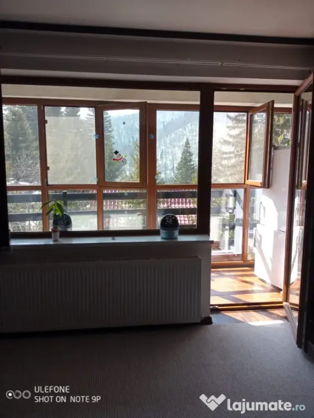 Apartament cu doua camere mobilat si utilat zona Semicentrala vedere munti - Busteni (Prahova)