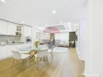 Apartament confortabil cu 3 camere de vanzare in Cortina ...