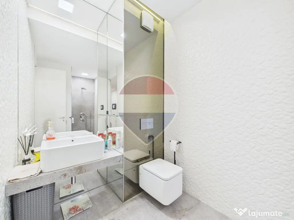 Apartament confortabil cu 3 camere de vanzare in Cortina ...