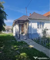 Casă cu teren în Uriu – renovată, curte, grădină și 