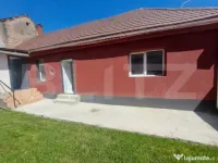 Casă complet renovată de vânzare în Săcele | Se predă
