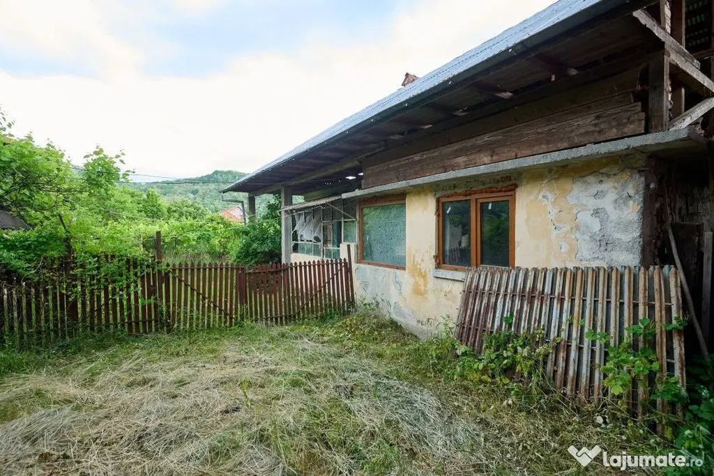 Casa cu teren generos - 4696 mp Apa Sarata - Campulung !!
