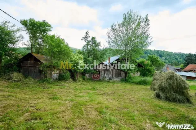 Casa cu teren generos - 4696 mp Apa Sarata - Campulung !!