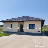 Casa individuala pe un singur nivel 130mp,teren 800mp comuna Chinteni 