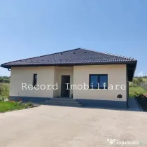 Casa individuala pe un singur nivel 130mp,teren 800mp comuna Chinteni