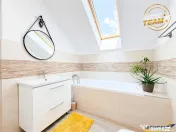 FILM 3D! Mai mult decat o casa: un camin construit cu sufle 