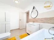 FILM 3D! Mai mult decat o casa: un camin construit cu sufle 