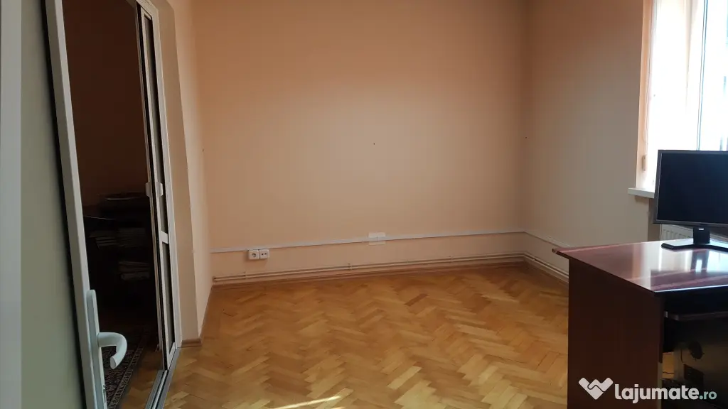 Apartament 2 camere, Ultracentral, loc de parcare asigurat