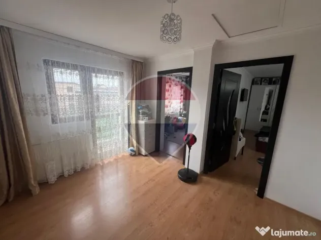 Casă 3 camere de vânzare în zona Tabacari