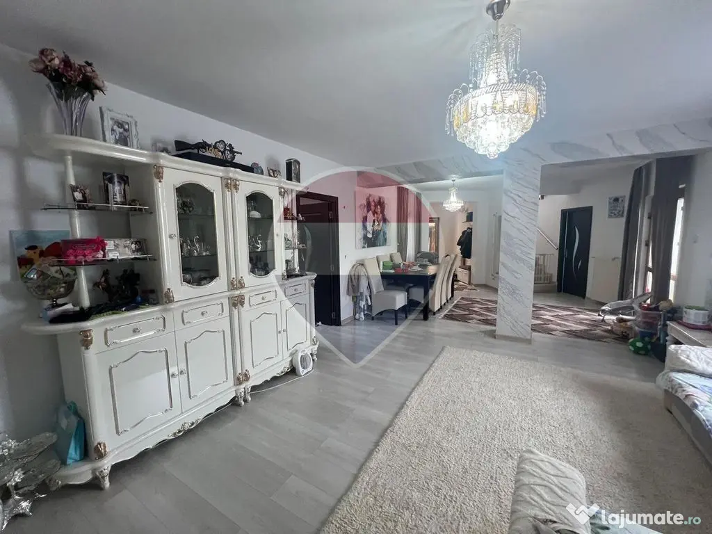Casă 3 camere de vânzare în zona Tabacari