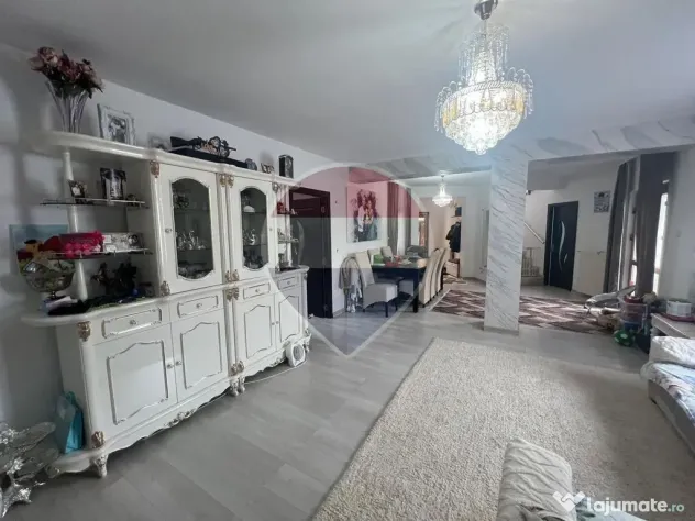 Casă 3 camere de vânzare în zona Tabacari