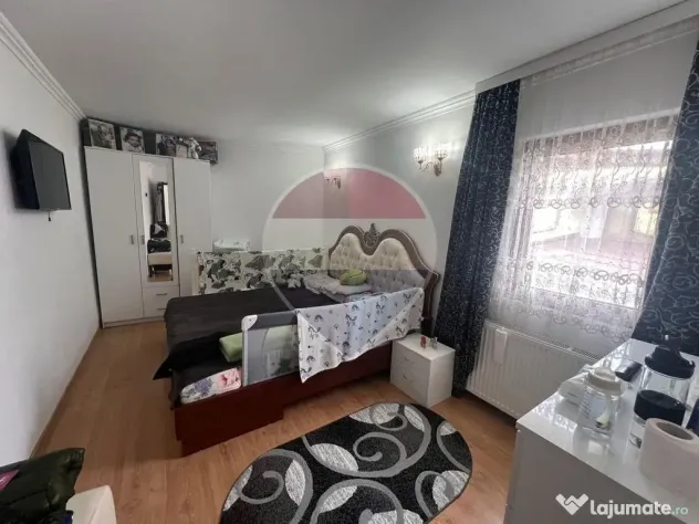 Casă 3 camere de vânzare în zona Tabacari
