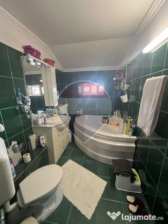 Casă 3 camere de vânzare în zona Tabacari