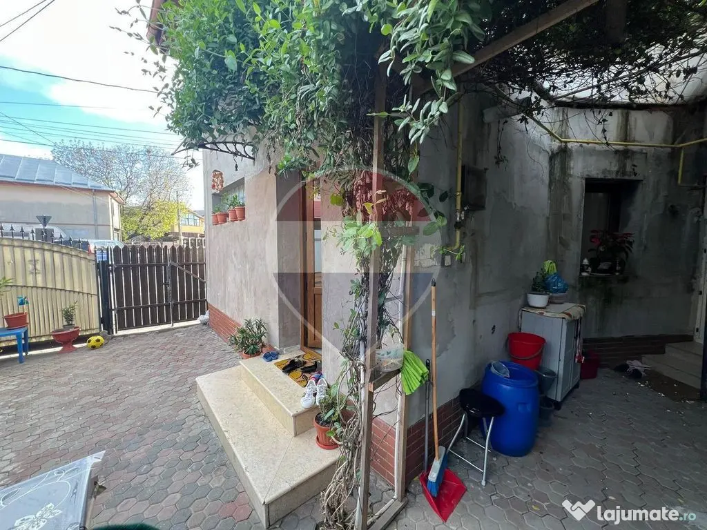 Casă 3 camere de vânzare în zona Tabacari