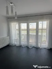 De vanzare apartament cu 3 camere, zona Faleza, etaj 7/8,... 