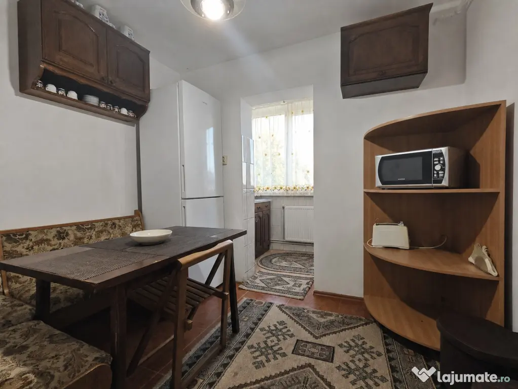 Proprietar – apartament 3 camere, 70 mp, etaj 1, garaj inclus | Girocului