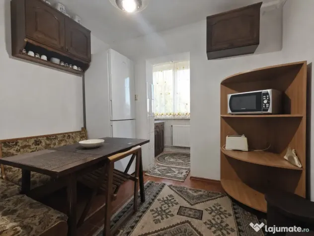 Proprietar – apartament 3 camere, 70 mp, etaj 1, garaj inclus | Girocului