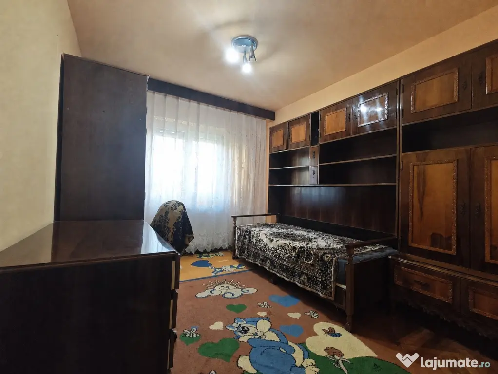 Proprietar – apartament 3 camere, 70 mp, etaj 1, garaj inclus | Girocului