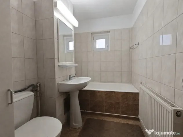 Proprietar – apartament 3 camere, 70 mp, etaj 1, garaj inclus | Girocului