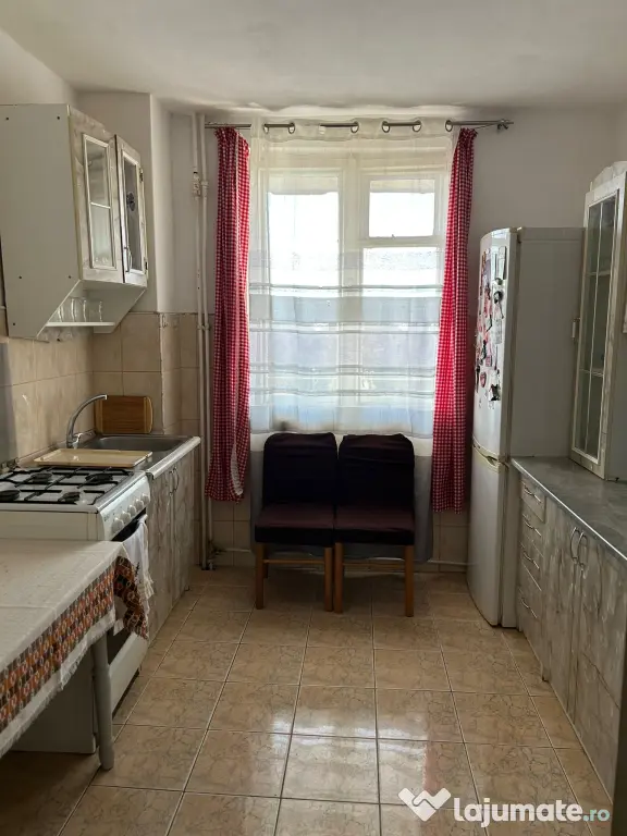 De Vanzare Apartament