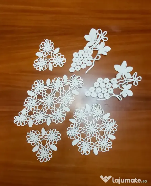 Fata de masa | Set mileuri crosetate manual, 3 piese mari + mai multe piese mici