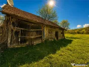 Domeniu de 3.400 mp cu traditionala casa, Suveica, Acatari M 