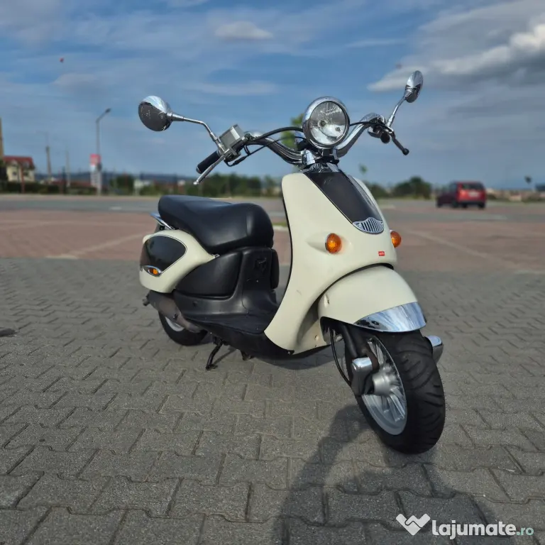Scuter Aprilia Mojito 49cc – 2006 – 10.663 km