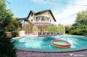 Casa Individuala - 766mp - Piscina si foisor- 7 camere 7 bai 
