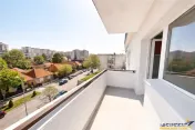 Decomandat,60mp,vitalizat,2 balcoane,living 24mp,areal linis