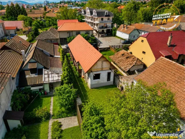 Casa cu potential, acces la din 2 strazi, 512 mp teren,