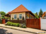 Casa cu potential, acces la din 2 strazi, 512 mp teren,