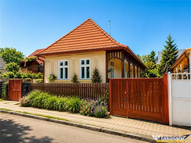 Casa cu potential, acces la din 2 strazi, 512 mp teren,