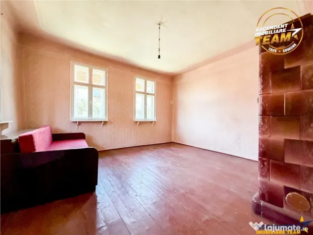 Casa cu potential, acces la din 2 strazi, 512 mp teren,