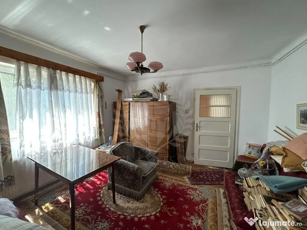 CASA 3 CAMERE // CENTRAL VALENII DE MUNTE
