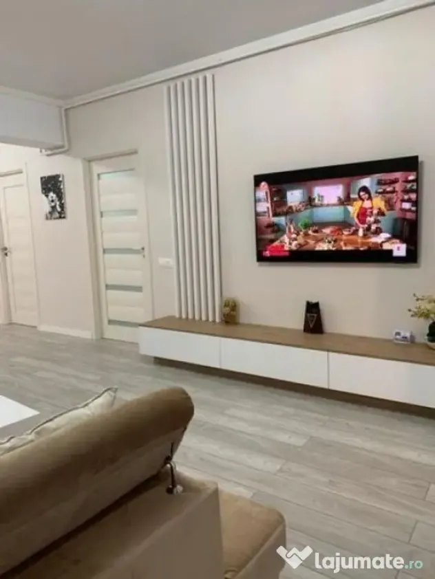 De inchiriat apartament 2 camere bloc Riviera faleza Dun?...