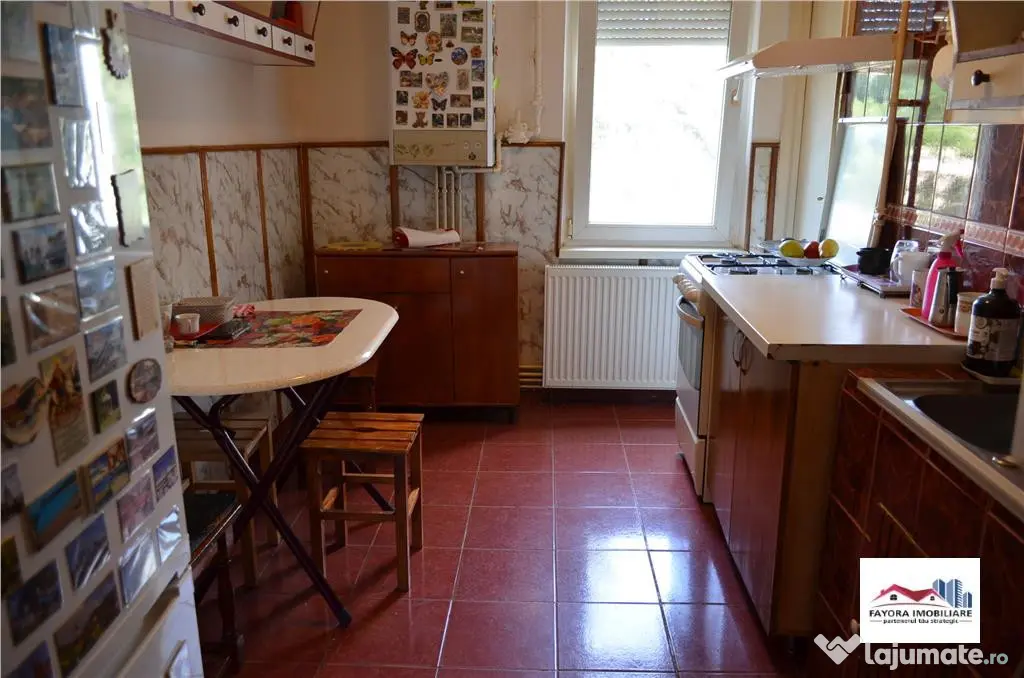 Ap. 3 Camere si 2 Bai cu Garaj de Zona Corina