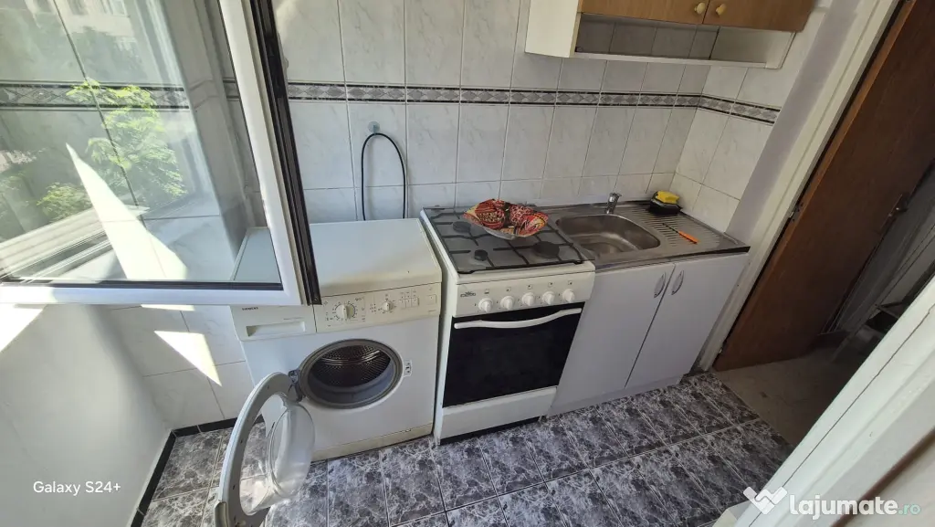 O garsoniera ca ACASA!