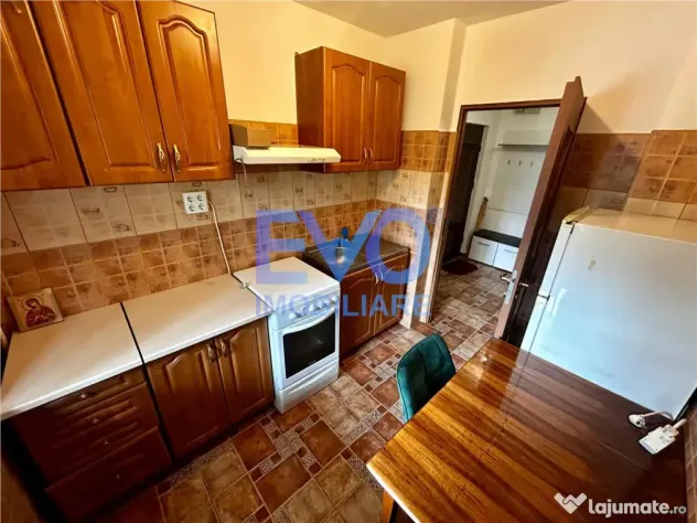 DE INCHIRIAT APARTAMENT CU 2 CAMERE CENTRAL