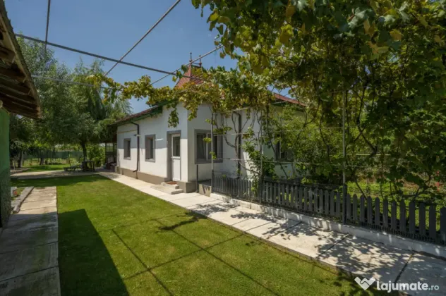 RACARI - DAMBOVITA, CASA PE PARTER 85 MP, LOT 2200 MP!