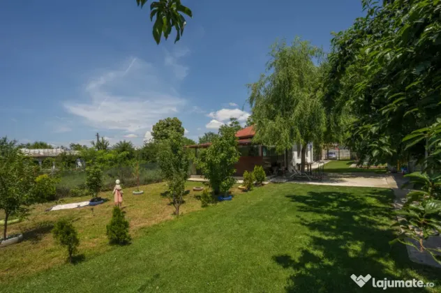 RACARI - DAMBOVITA, CASA PE PARTER 85 MP, LOT 2200 MP!